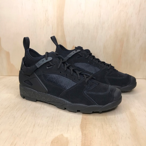 nike air revaderchi triple black